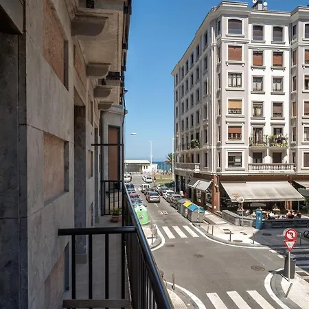 Espacioso, Moderno Y A Pie De Playa Zurriola Apartamento